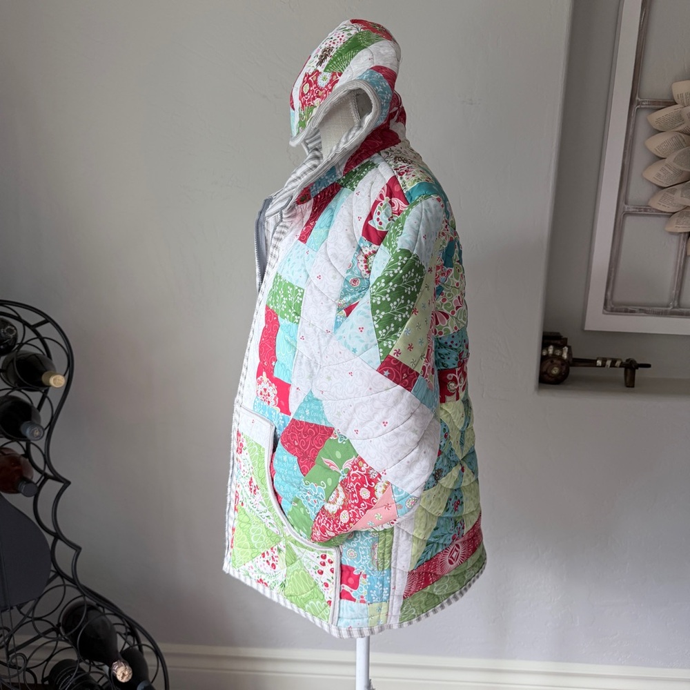 Hand Made Patchwork Christmas Winter Team Quilt Jacket with Hood Size M/L - Picture 4 of 14